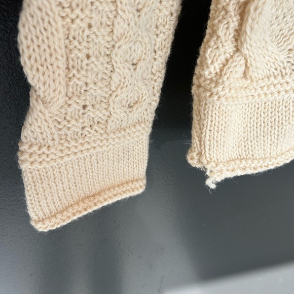 Highland home industries 100 percent wool cable knit turtleneck in GUC - Picture 12 of 13